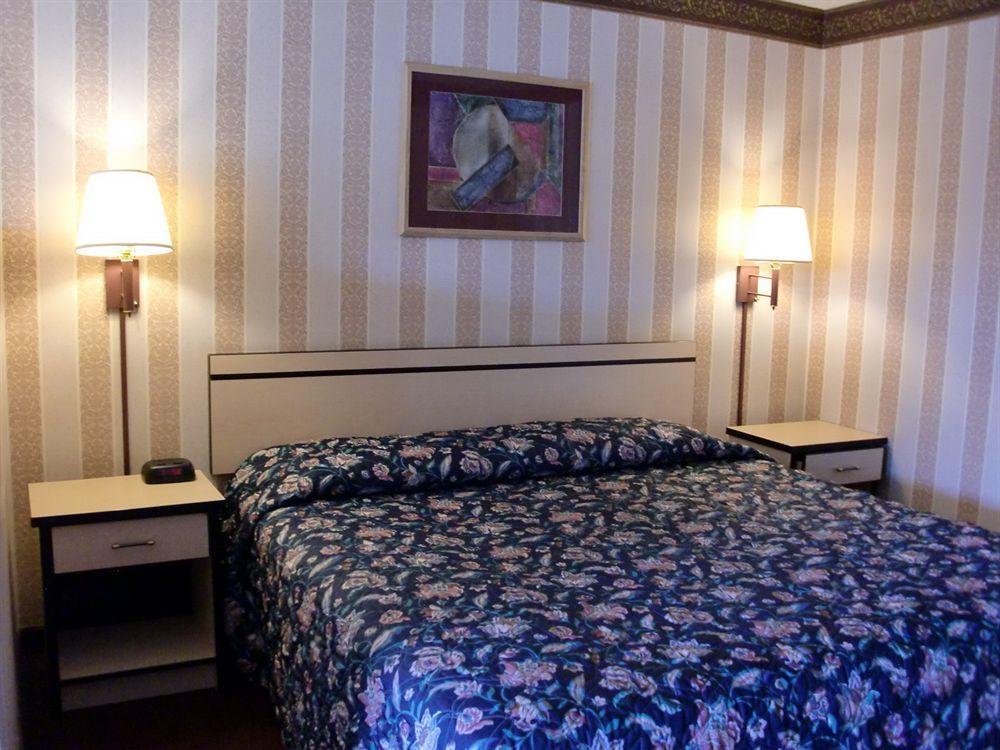 Travelstar Inn & Suites Colorado Springs Exteriér fotografie