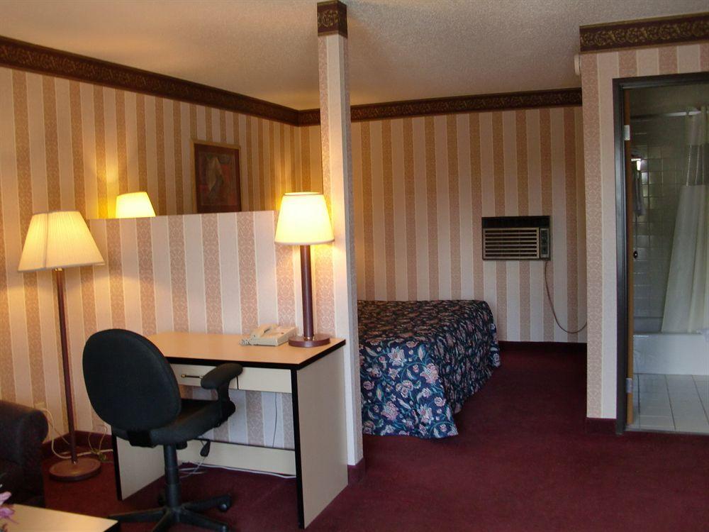 Travelstar Inn & Suites Colorado Springs Exteriér fotografie
