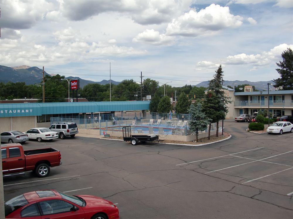Travelstar Inn & Suites Colorado Springs Exteriér fotografie